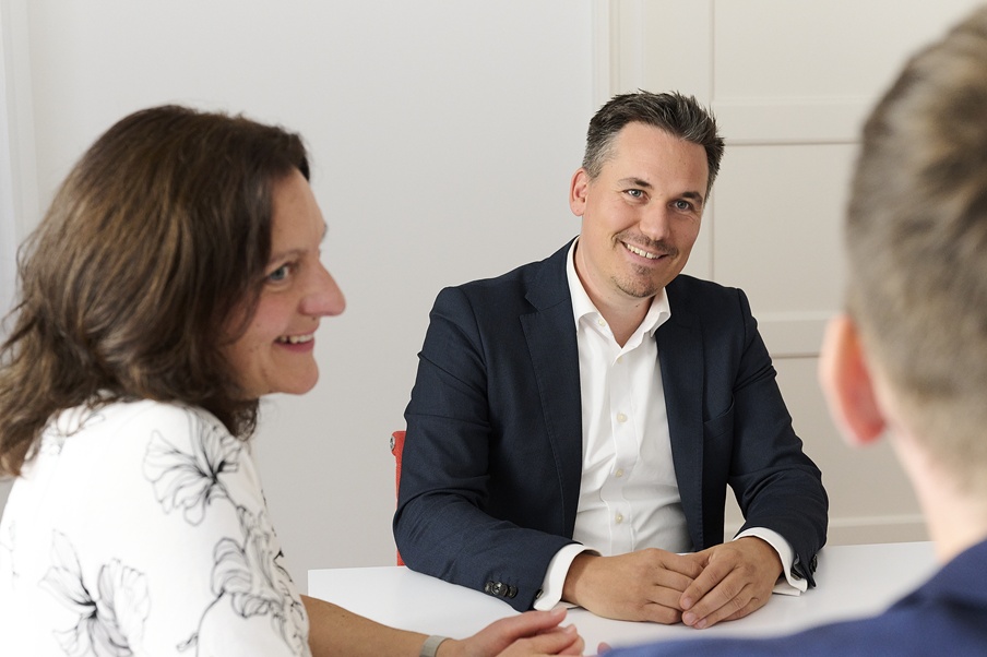 2025_1014_ComesReal_5778