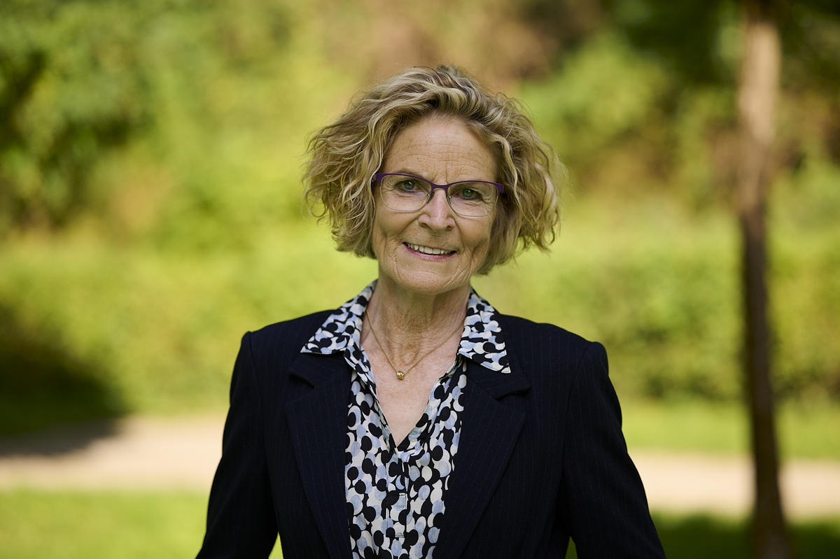 2025_1014_ComesReal_NZ82817