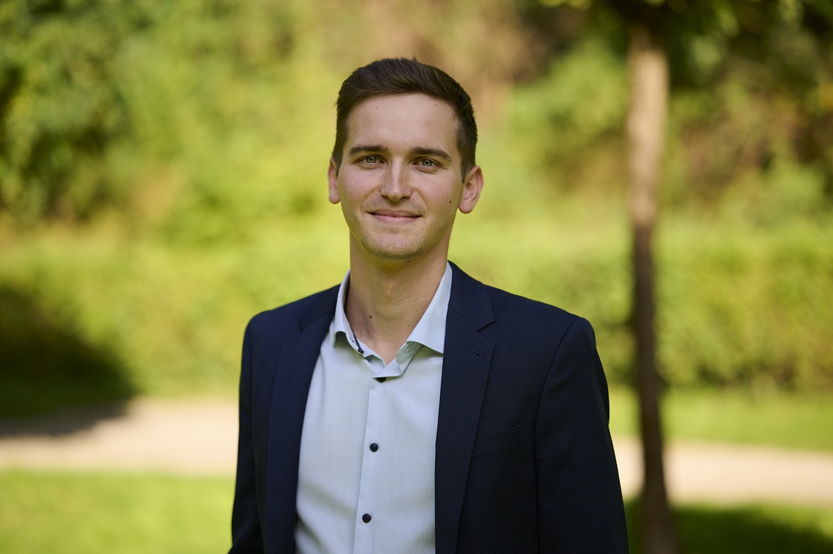 2025_1014_ComesReal_NZ82860